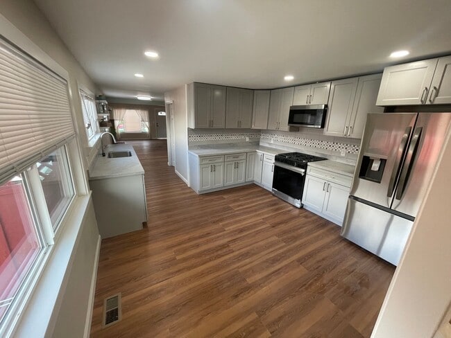 Photo - 1129 Elgin St