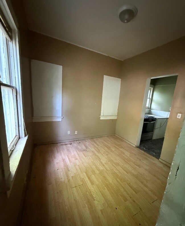 Photo - 927 W North St