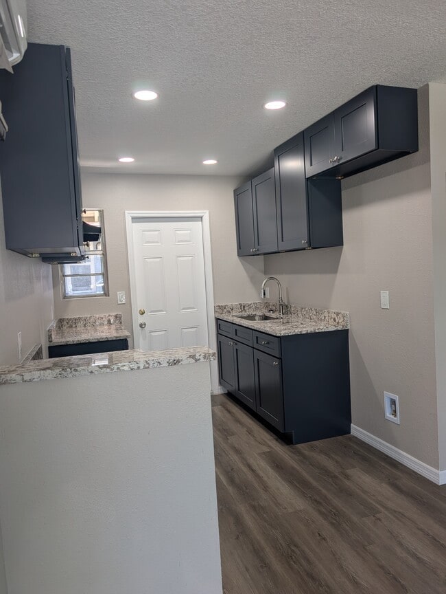 Photo - 1040 Ola Dr