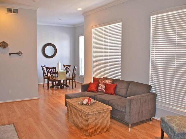 Photo - 3311 Blackburn-22007 Unidad 22007