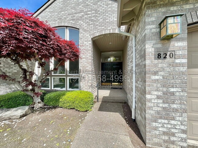 Photo - 820 NW Pebble Beach Way