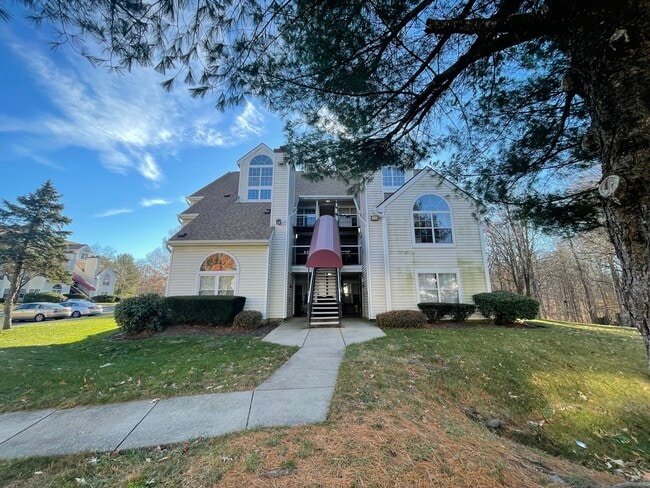 Building Photo - 10421 Beacon Ridge Dr Unit 303