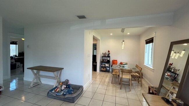 Photo - 6790 SW 18th St