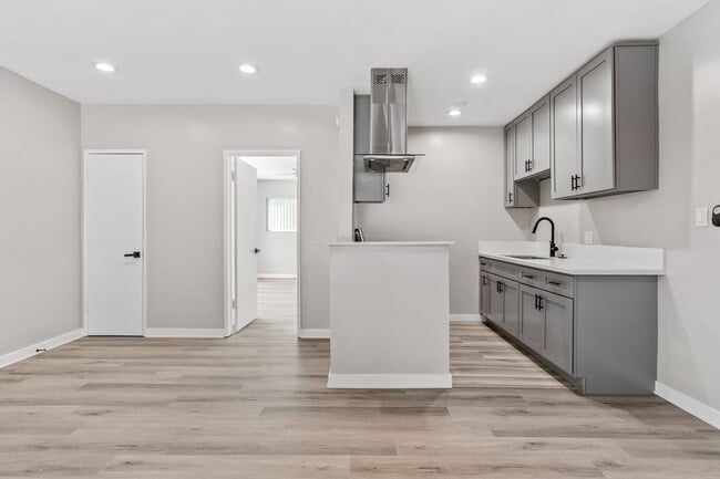 Photo - 1655 W Malvern Ave Unit 1655-07