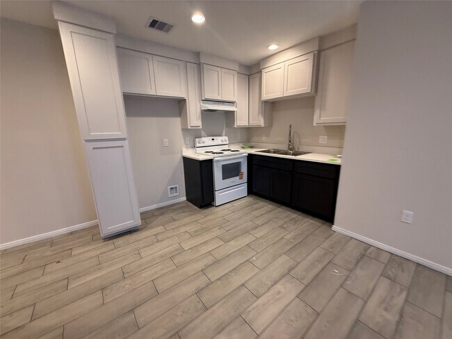 Photo - 5530 Hillman St