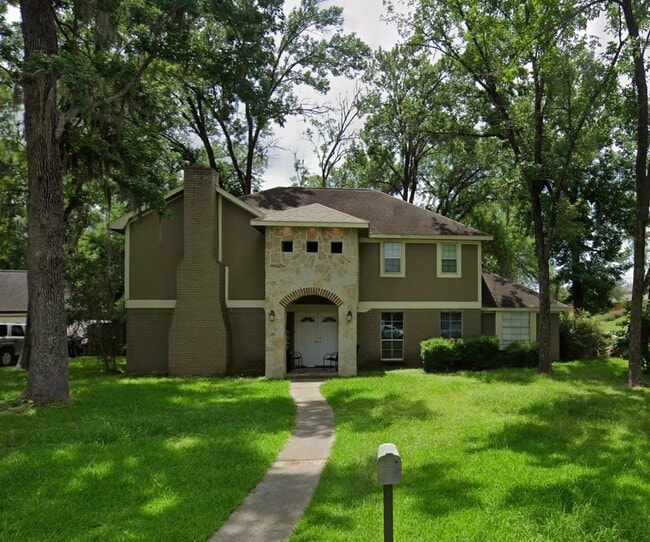 Building Photo - 2695 S Woodloch St