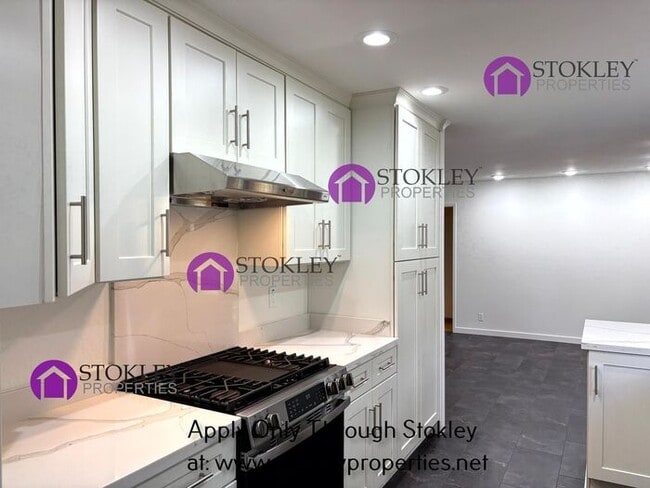 Photo - 2510 Biscay Way