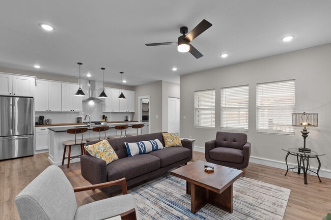 Building Photo - 3325 Vista Ave Unit ID1249124P Rental