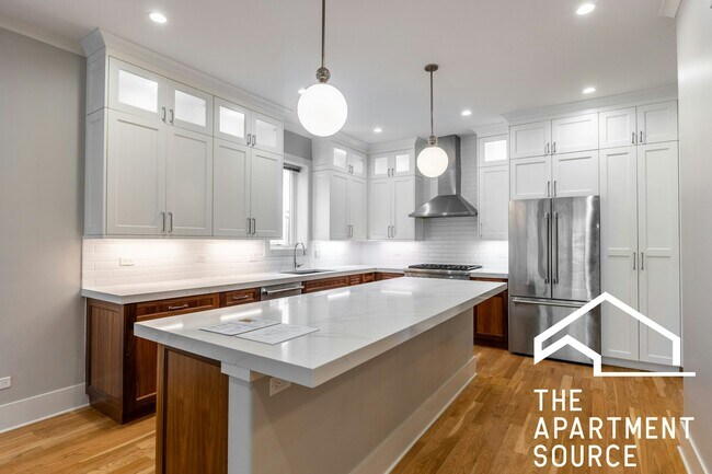 Building Photo - 4133 N Kenmore Ave Unit 2E