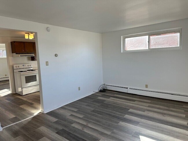 Photo - Charming 2-bedroom, 1-bathroom 1st floor a... Unidad 2