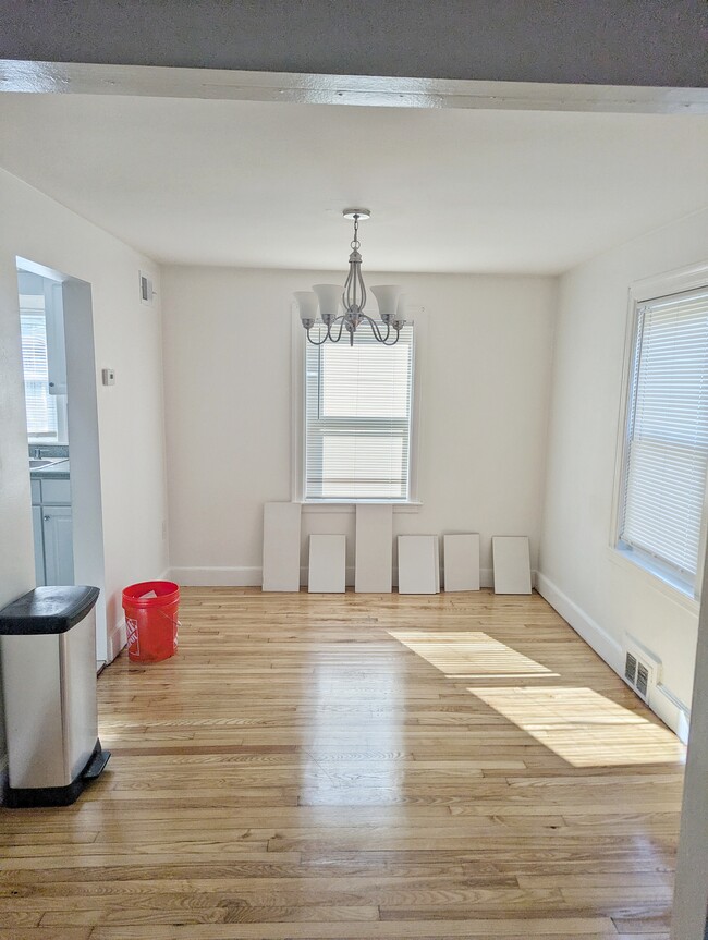 Photo - 111 Gladeside Ave