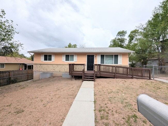 Building Photo - Great 3 Bedroom, 1 Bath Home