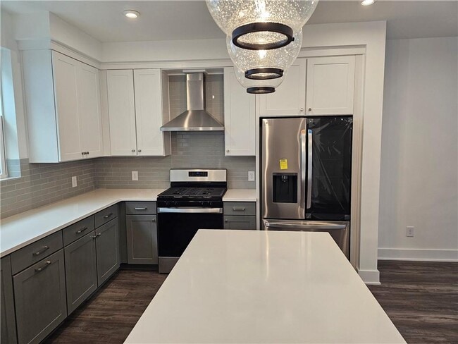 Photo - 1841 Gotham Ln NE