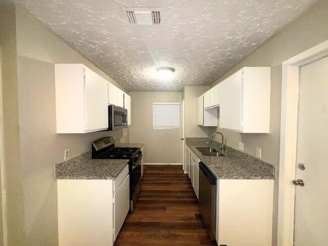 Building Photo - 10719 Ambergate Dr