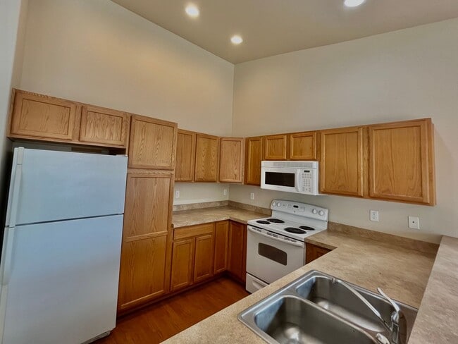 Photo - 310 E 28th Ave