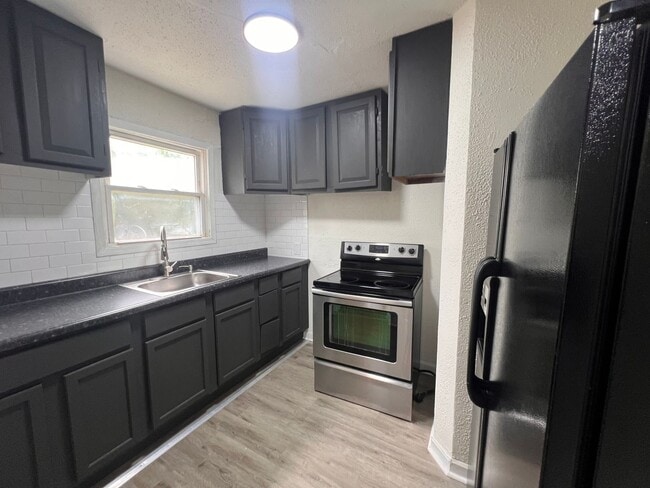 Photo - Charming 3 Bedroom 1 Bath For Rent Northeast Wichita, KS