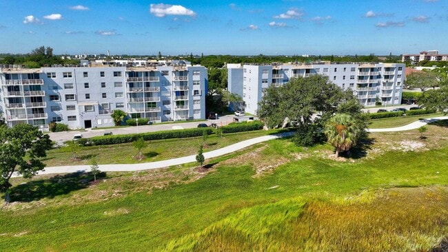 Photo - 470 Executive Center Dr Unit 1f