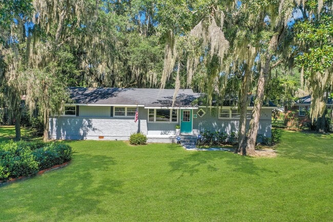 Photo - 1704 Camellia Rd