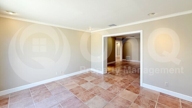 Photo - 3821 S Kenwood Ln Casa