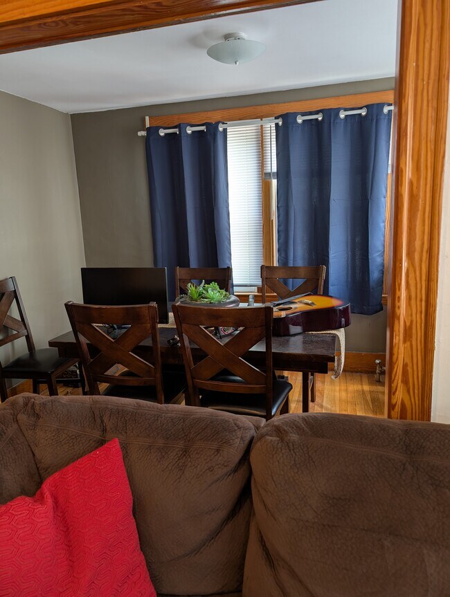 Photo - 27 South Crescent Circuit Unit A