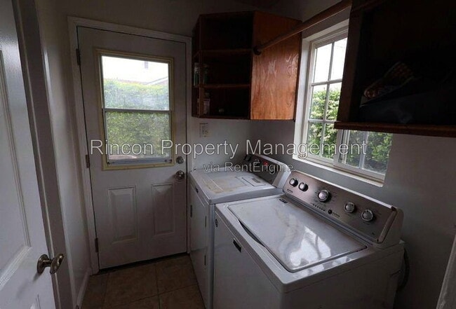 Photo - 3570 S B St