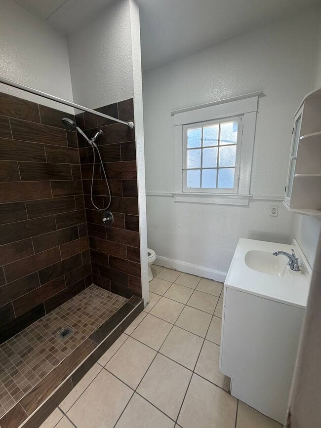 Photo - Orange St Unit 921