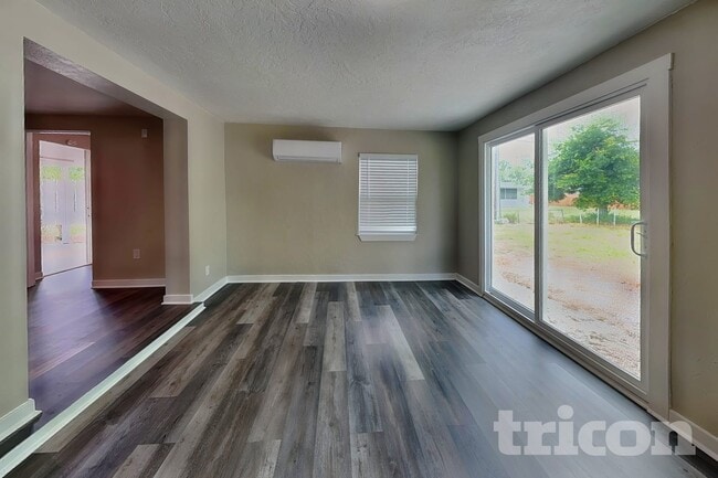 Photo - 7330 Cass Cir