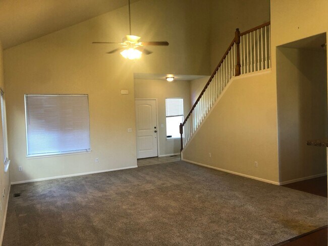 Photo - Large 5 bed home in Lorson Ranch with Cent...