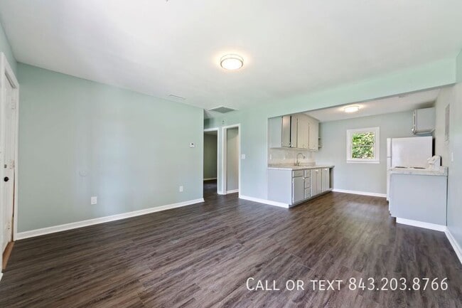 Building Photo - 1831 Dayton St Unit 102 Rental