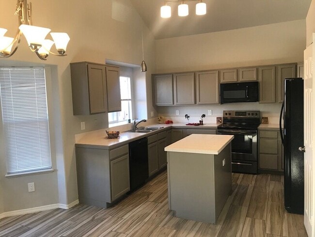 Photo - 716 Harvest Field Way