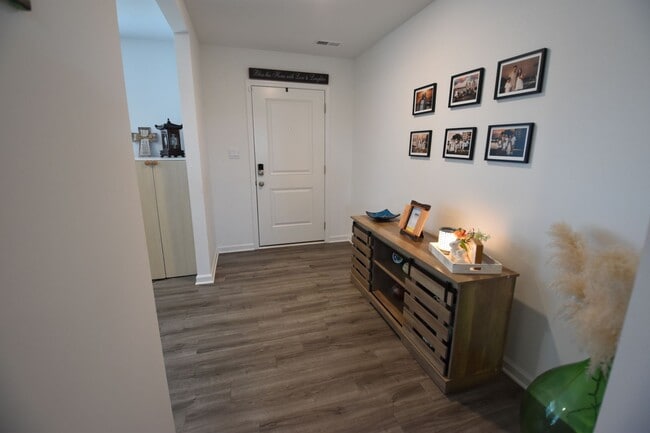 Photo - Five Bedroom Home in Greenfield for Rent