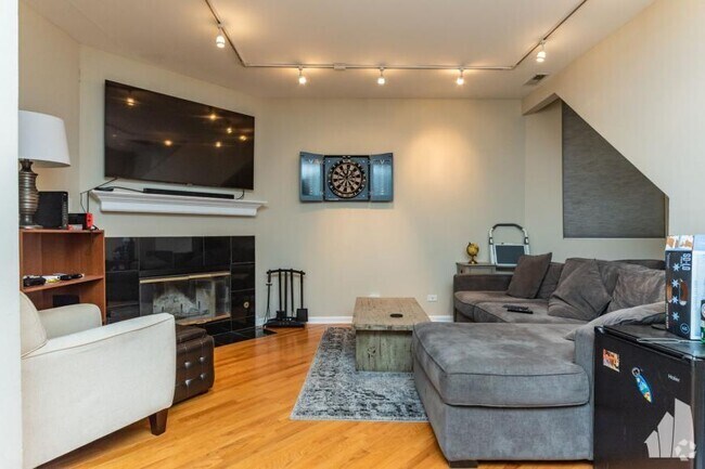 Building Photo - 2 bedroom in Chicago IL 60657 Unit B Rental