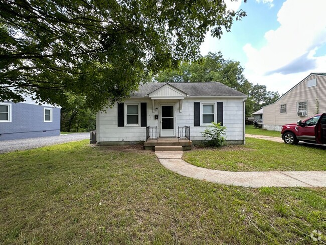 Building Photo - Cozy home with a lot of charm for rent!