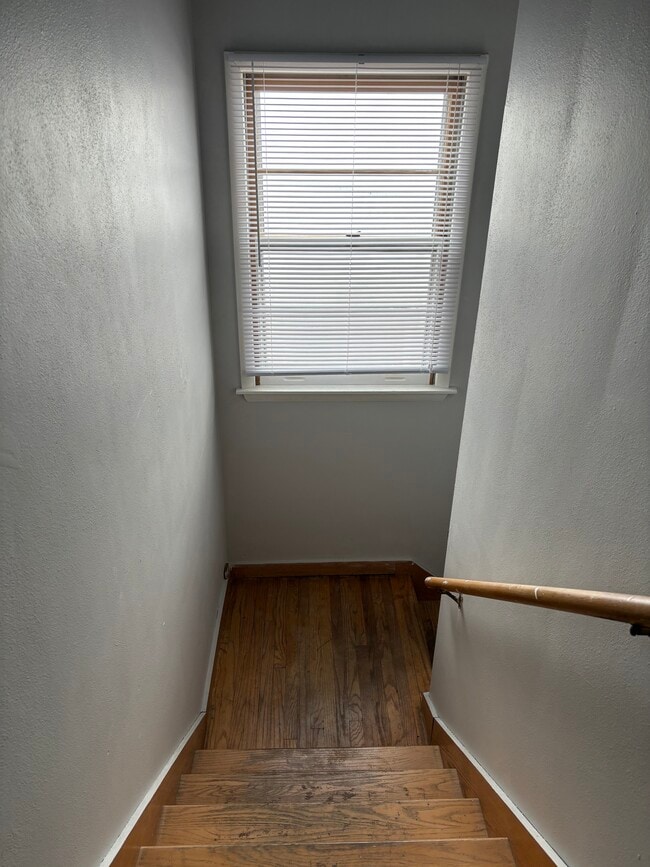 Photo - 1812 Northwestern Ave Unit Upper