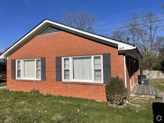 Building Photo - 169 Delmont Dr Rental