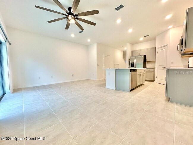 Photo - 198 Riverfront Wy