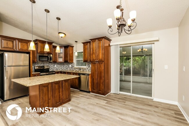 Photo - 1697 Courtland Blvd