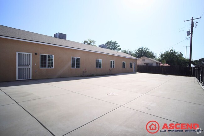 Building Photo - 3731 L St Unit 3731 L street #B Rental