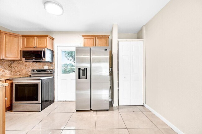 Photo - 15710 NW 19th Ave