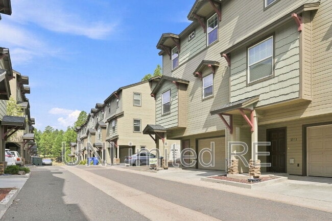 Photo - 2520 W Pikes Peak Dr
