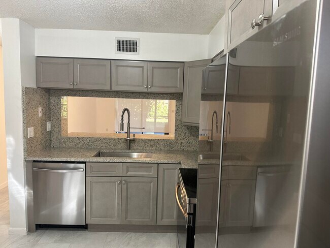 Photo - 3130 Millwood Terrace Unit 1130