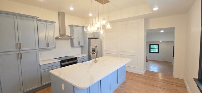 Photo - 1205 Lee St Unit 3