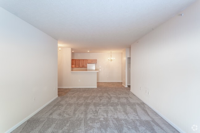 2BR, 2BA - 970 SF