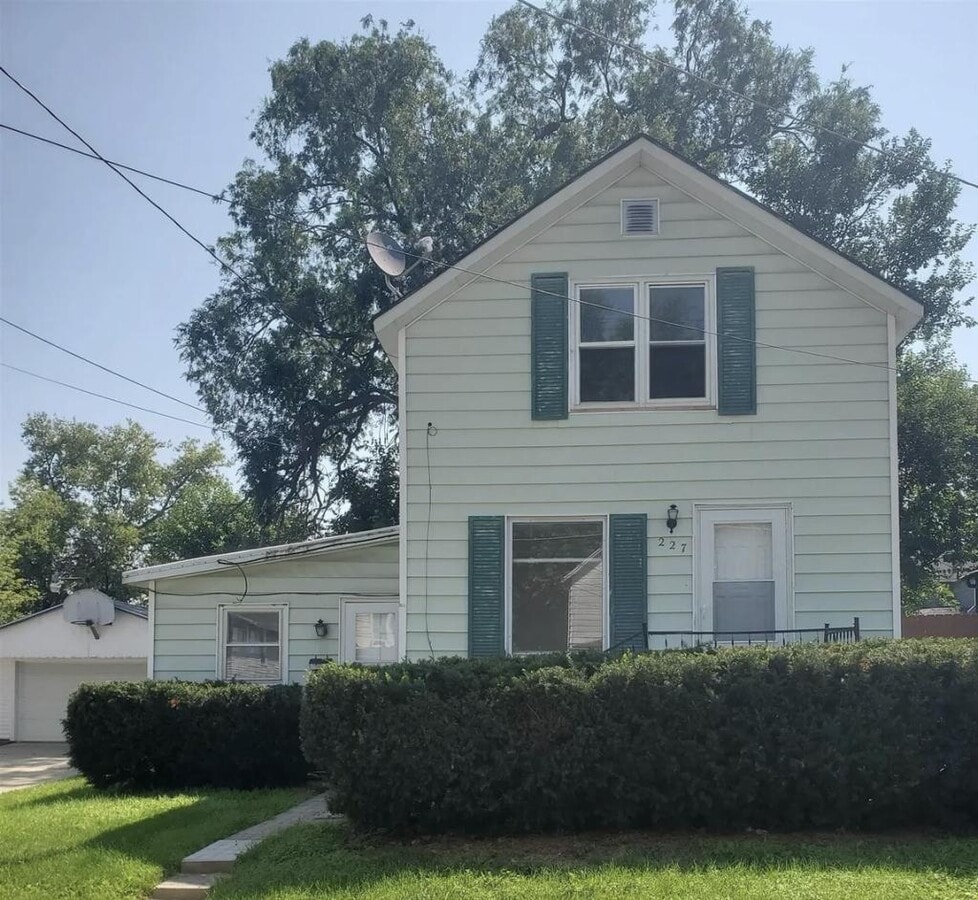 Photo - 227 N Powell Ave