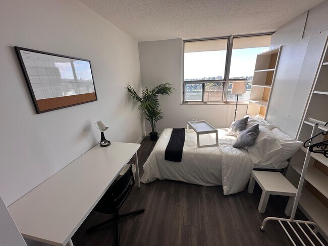 Photo - 88 Bloor St E Unit 123