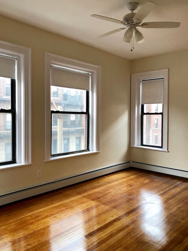 869 Beacon St Unidad 3