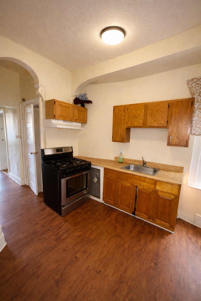 Photo - 1330 W Hunting Park Ave