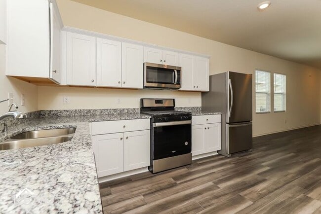 Photo - 5230 Dawn Break