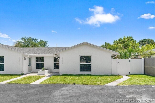 Photo - 4498 NW 2nd Ave