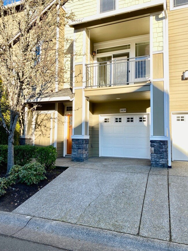 2 Bed Townhome in a West Linn Community wi... - 2 Bed Townhome in a West Linn Community wi...